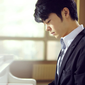 魅魔丝袜脚含精
